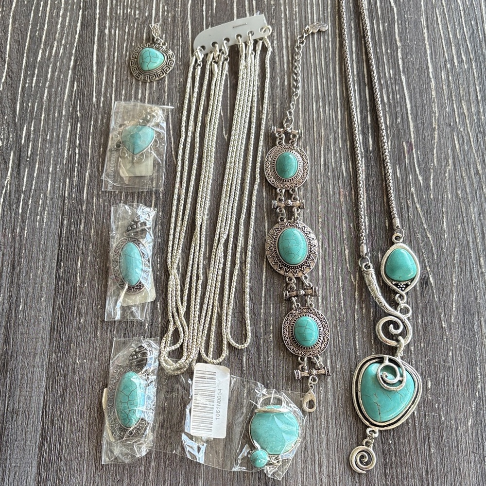 Southwestern FauxTurquoise and Silver toned Jewelry Set BUNDLE of 7